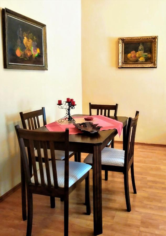 Apartment Sense Of Zizkov Praga Esterno foto