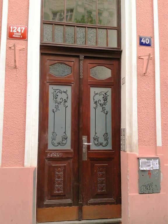 Apartment Sense Of Zizkov Praga Esterno foto